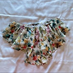 White floral super flow crop top